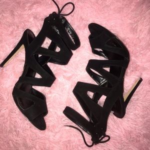BLACK HEELS “HOLGUIN” FROM CALL IT SPRING